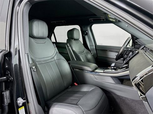 Used 2025 Land Rover Range Rover Sport SE image 27