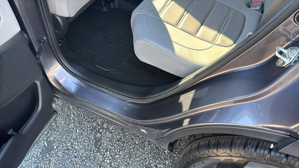 Used 2018 Honda CR-V Touring image 34