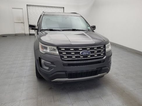 Used 2017 Ford Explorer XLT w/ Equipment Group 202A FWD image 14
