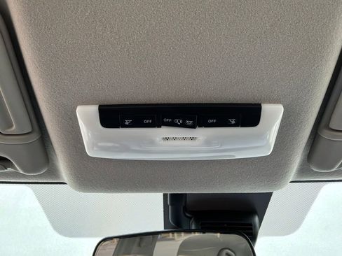 Used 2025 Nissan Versa SV w/ Trunk Package FWD image 15