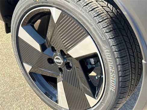 New 2026 Nissan Kicks SR image 9