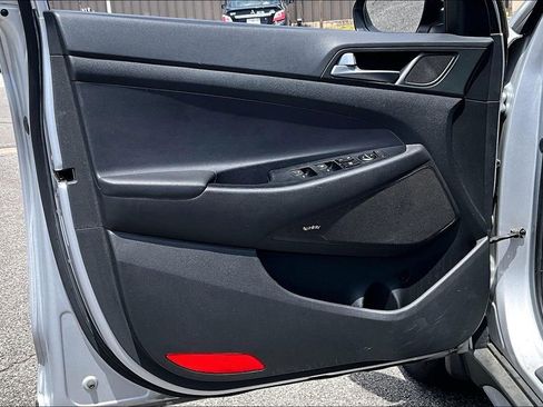 Used 2017 Hyundai Tucson SE Plus AWD/4WD image 16