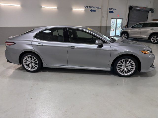 Used 2018 Toyota Camry XLE FWD image 10
