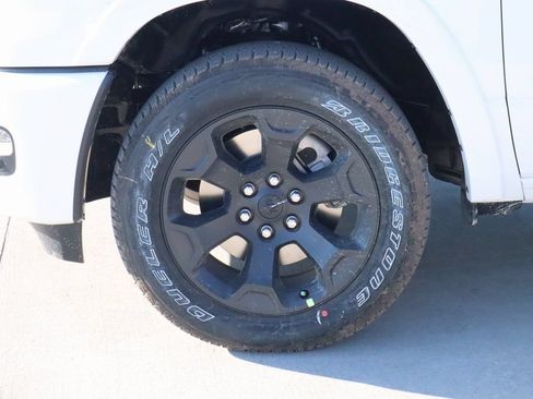 New 2026 RAM 1500 Big Horn AWD/4WD image 18