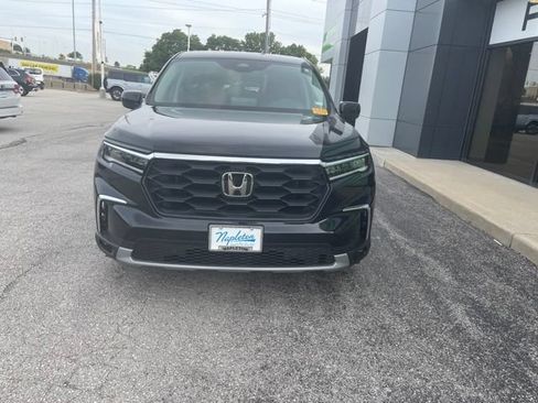 Used 2025 Honda Pilot EX-L image 9