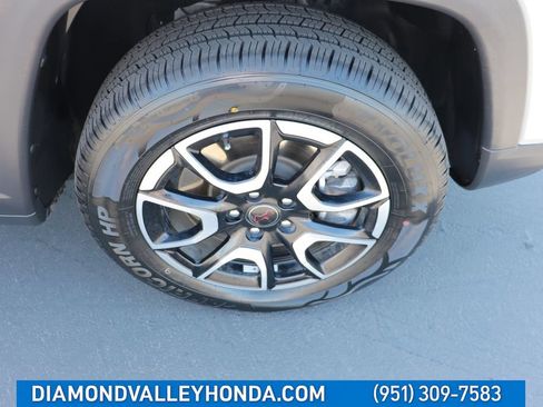 Used 2025 Jeep Compass Trailhawk AWD/4WD image 29