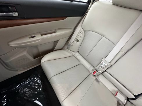 Used 2013 Subaru Outback 3.6R Limited image 13