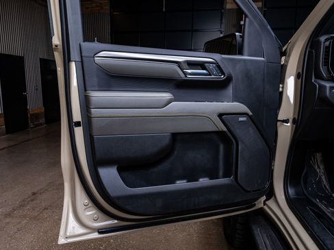 Used 2022 Chevrolet Silverado 1500 ZR2 w/ Technology Package image 36