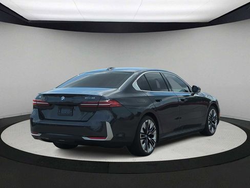 Used 2024 BMW i5 eDrive40i w/ Premium Package image 8