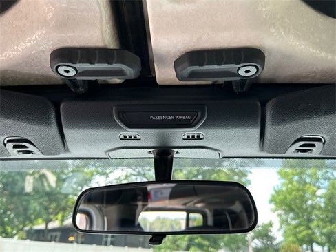 Used 2021 Jeep Gladiator Willys image 37