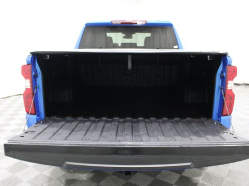 Used 2025 Chevrolet Silverado 1500 LT AWD/4WD image 23