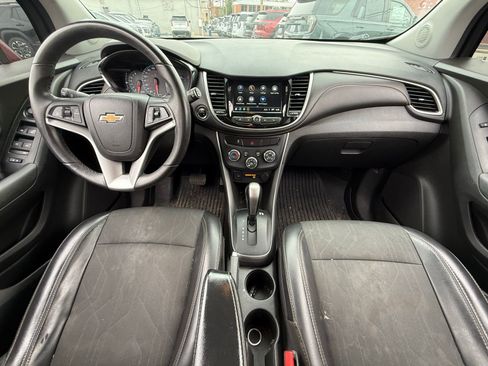 Used 2018 Chevrolet Trax LT w/ LT Convenience Package FWD image 14