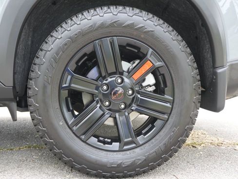 Used 2025 Nissan Rogue SV AWD/4WD image 42