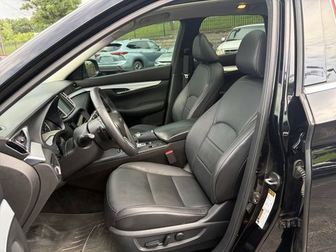 Used 2019 INFINITI QX50 Luxe FWD image 17