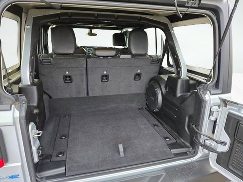 Used 2023 Jeep Wrangler Unlimited Sahara w/ Cold Weather Group image 9