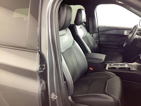 Used 2024 Ford Explorer ST image 8