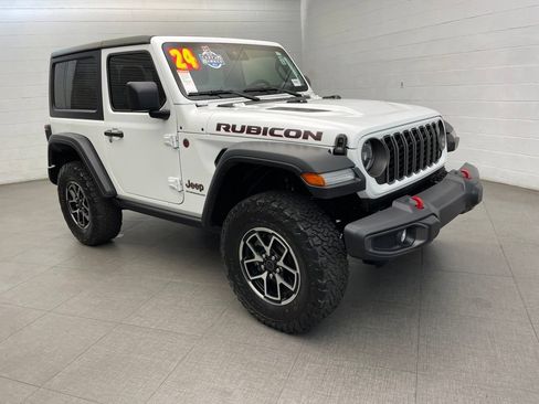 Used 2024 Jeep Wrangler Rubicon w/ Convenience Group AWD/4WD image 5