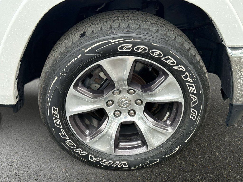 Used 2019 RAM 1500 Laramie AWD/4WD image 7