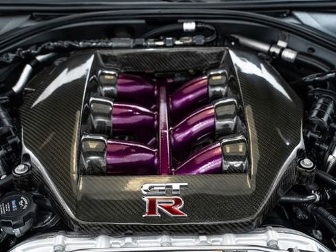 Used 2010 Nissan GT-R Premium image 40