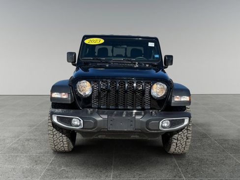 Used 2023 Jeep Gladiator Sport image 8