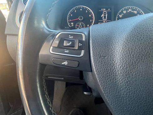 Used 2016 Volkswagen Tiguan S image 18