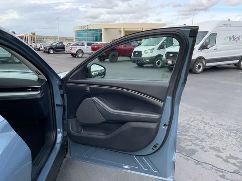 Used 2023 Ford Mustang Mach-E Select image 22