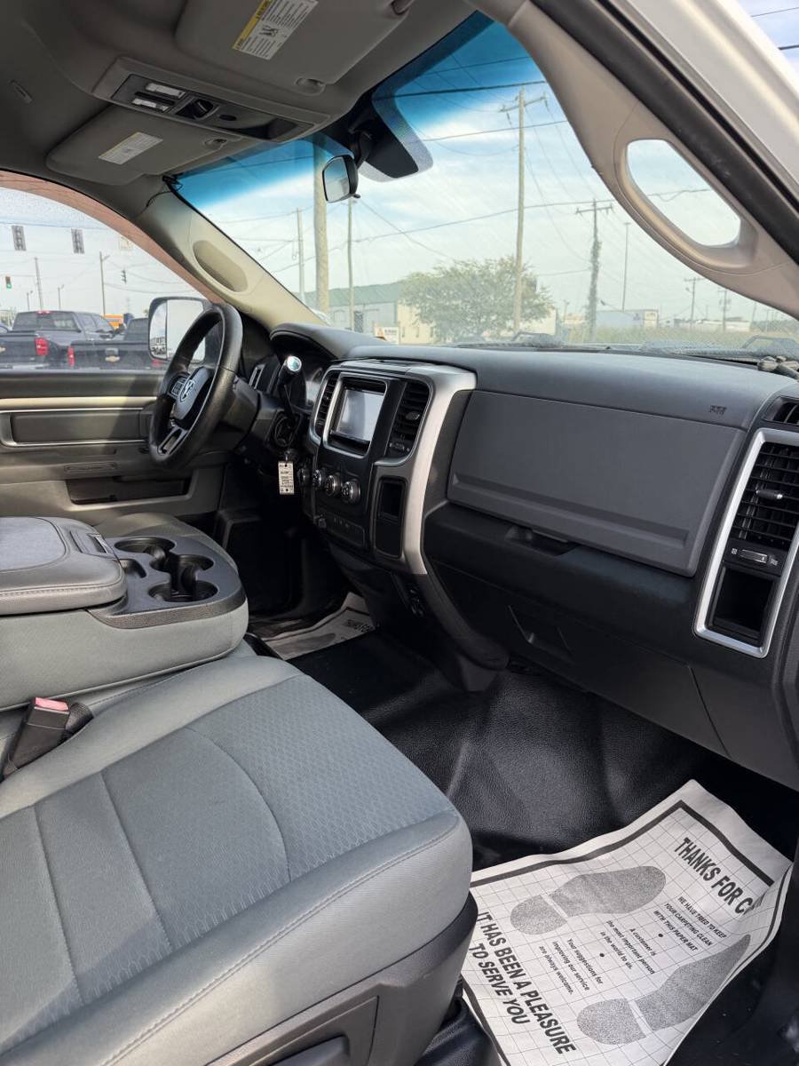 Used 2017 RAM 3500 SLT AWD/4WD image 12