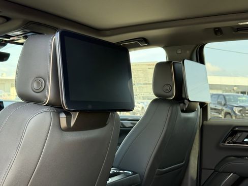 New 2026 GMC Yukon XL Elevation w/ Elevation Premium Package image 23