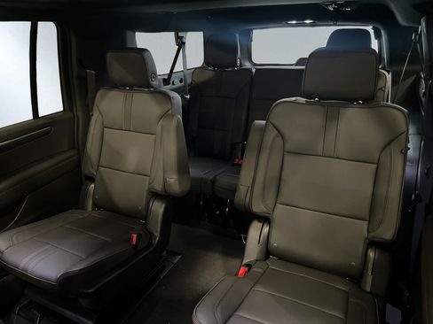 New 2026 Chevrolet Suburban RST w/ Comfort Package AWD/4WD image 18