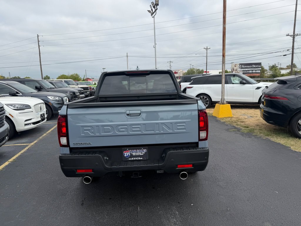 Used 2025 Honda Ridgeline Black Edition image 4