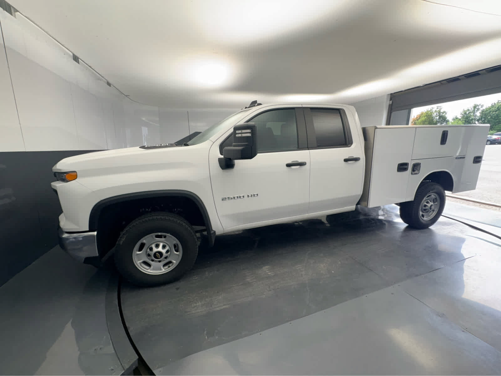 Used 2025 Chevrolet Silverado 2500 W/T w/ WT Convenience Package RWD image 3