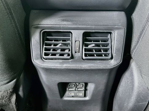 Used 2025 Toyota RAV4 XLE AWD/4WD image 28