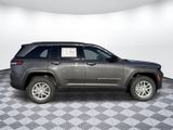 New 2025 Jeep Grand Cherokee Laredo X w/ Luxury Tech Group I image 5