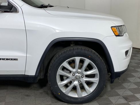 Used 2017 Jeep Grand Cherokee Limited image 10