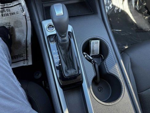 Used 2025 Nissan Altima 2.5 SV image 25