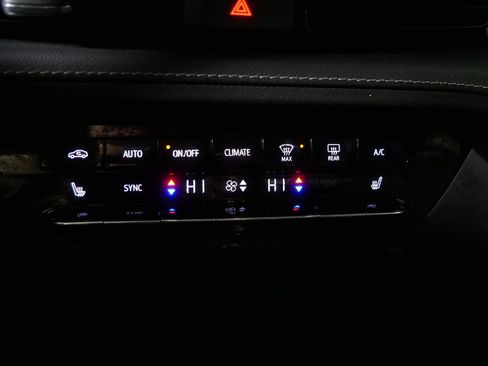 Used 2023 Buick Envision Preferred AWD/4WD image 28