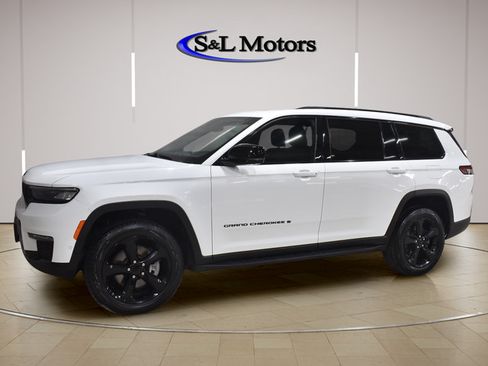 Used 2024 Jeep Grand Cherokee L Limited w/ Luxury Tech Group II AWD/4WD image 3