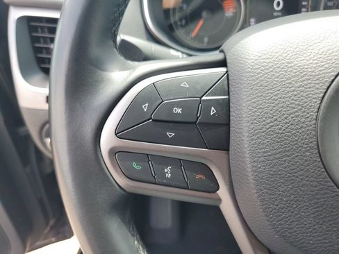 Used 2019 Jeep Cherokee Latitude Plus AWD/4WD image 14