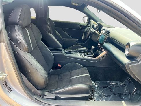 Used 2025 Toyota GR86 Premium w/ ALL Weather Mat Package (TMS) RWD image 26