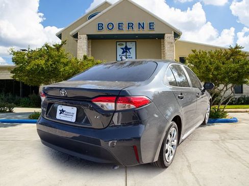 Used 2024 Toyota Corolla LE FWD image 5