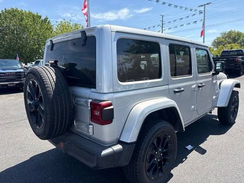 Used 2024 Jeep Wrangler Unlimited Sahara AWD/4WD image 2