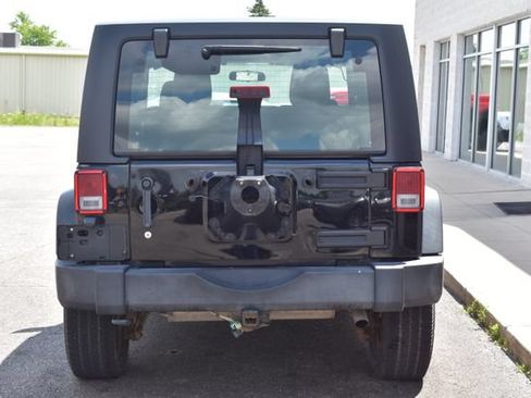 Used 2016 Jeep Wrangler Sport AWD/4WD image 8