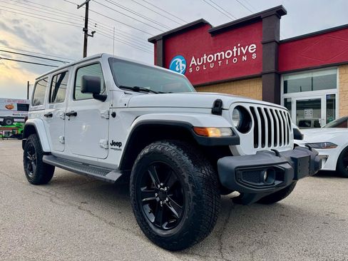 Used 2020 Jeep Wrangler Unlimited Sahara AWD/4WD image 2