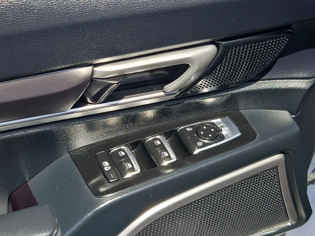Used 2025 Kia Telluride S AWD/4WD image 15
