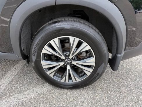 Used 2023 Nissan Rogue SV AWD/4WD image 12