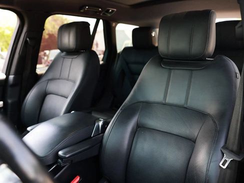 Used 2019 Land Rover Range Rover HSE AWD/4WD image 32