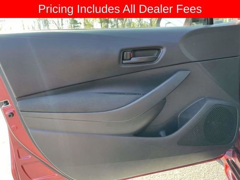 Used 2025 Toyota Corolla LE FWD image 17