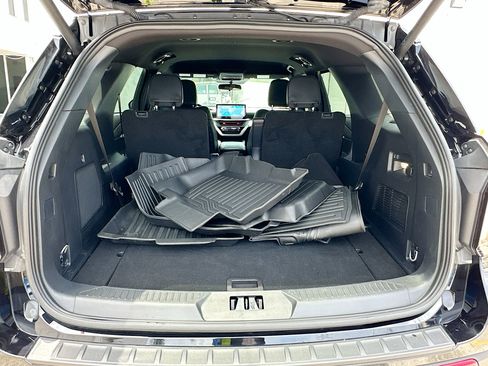 Used 2025 Ford Explorer ST-Line AWD/4WD image 23