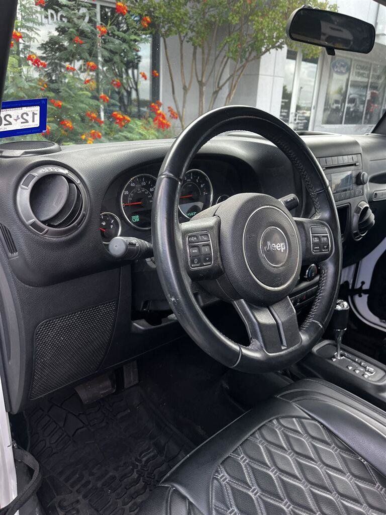 Used 2017 Jeep Wrangler Sport AWD/4WD image 9
