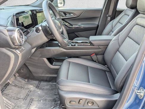 New 2026 Chevrolet Equinox LT w/ Convenience Package II image 4